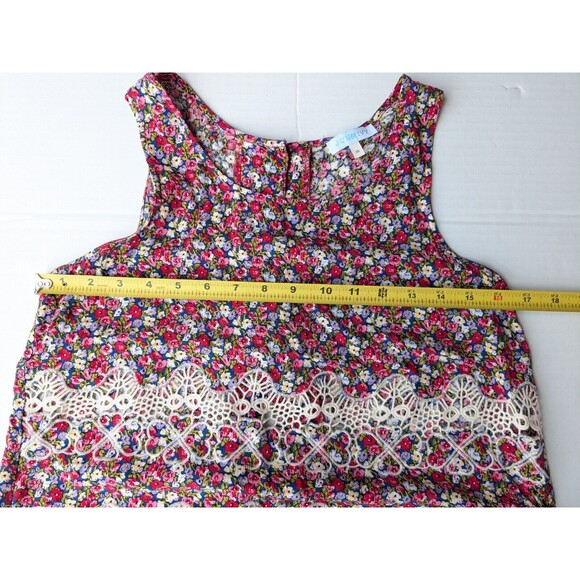 Jun & Ivy Floral Crochet Tank Top W/ Open, Flutter Back Size SZ Medium Crop - Picture 5 of 9
